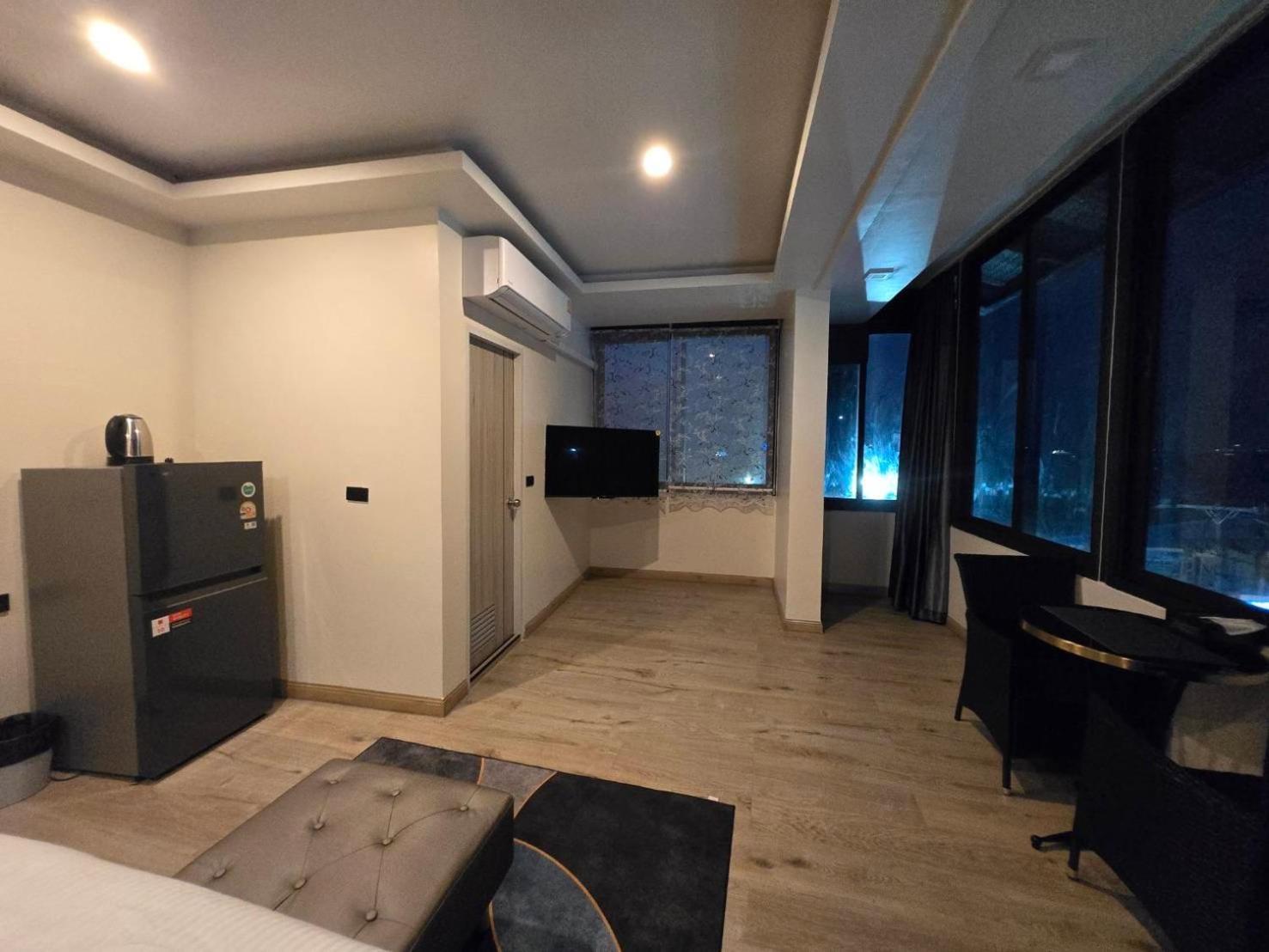 Pumpui Place Pattaya Luaran gambar